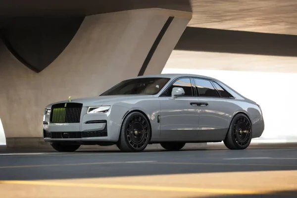 Rent Rolls Royce Ghost dubai