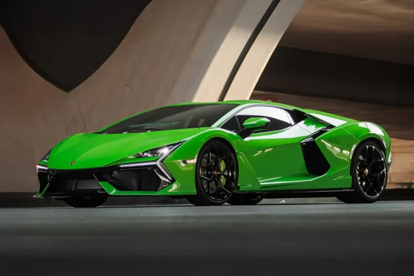 Rent lamborghini Revuelto dubai 1
