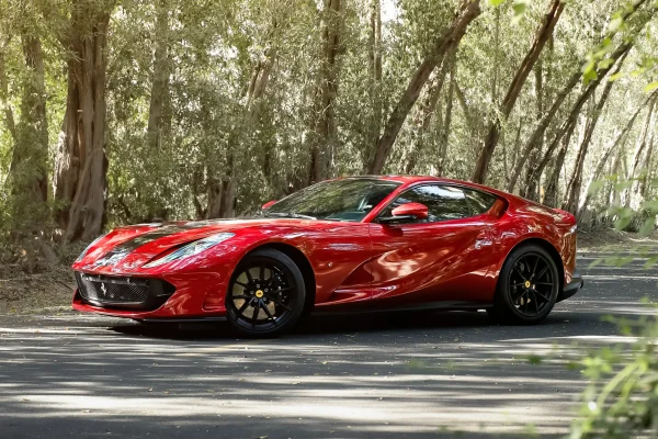 rent ferrari 812 superfast dubai 2