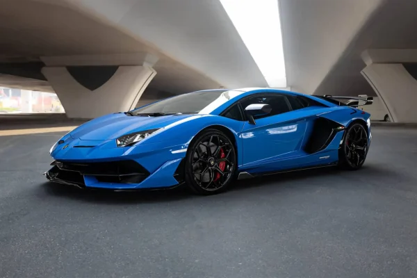 rent lamborghini aventadoe svj dubai